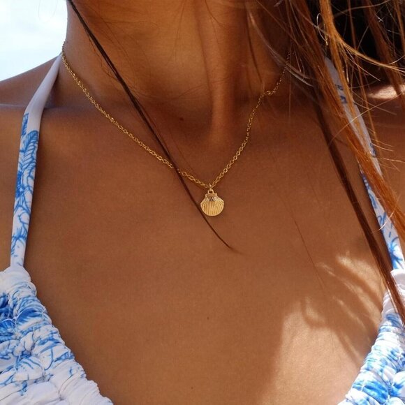 🆕 Women Gold Sun Moon Shell Summer Necklace Trendy Dainty Charm Simple Jewelry - Picture 4 of 8